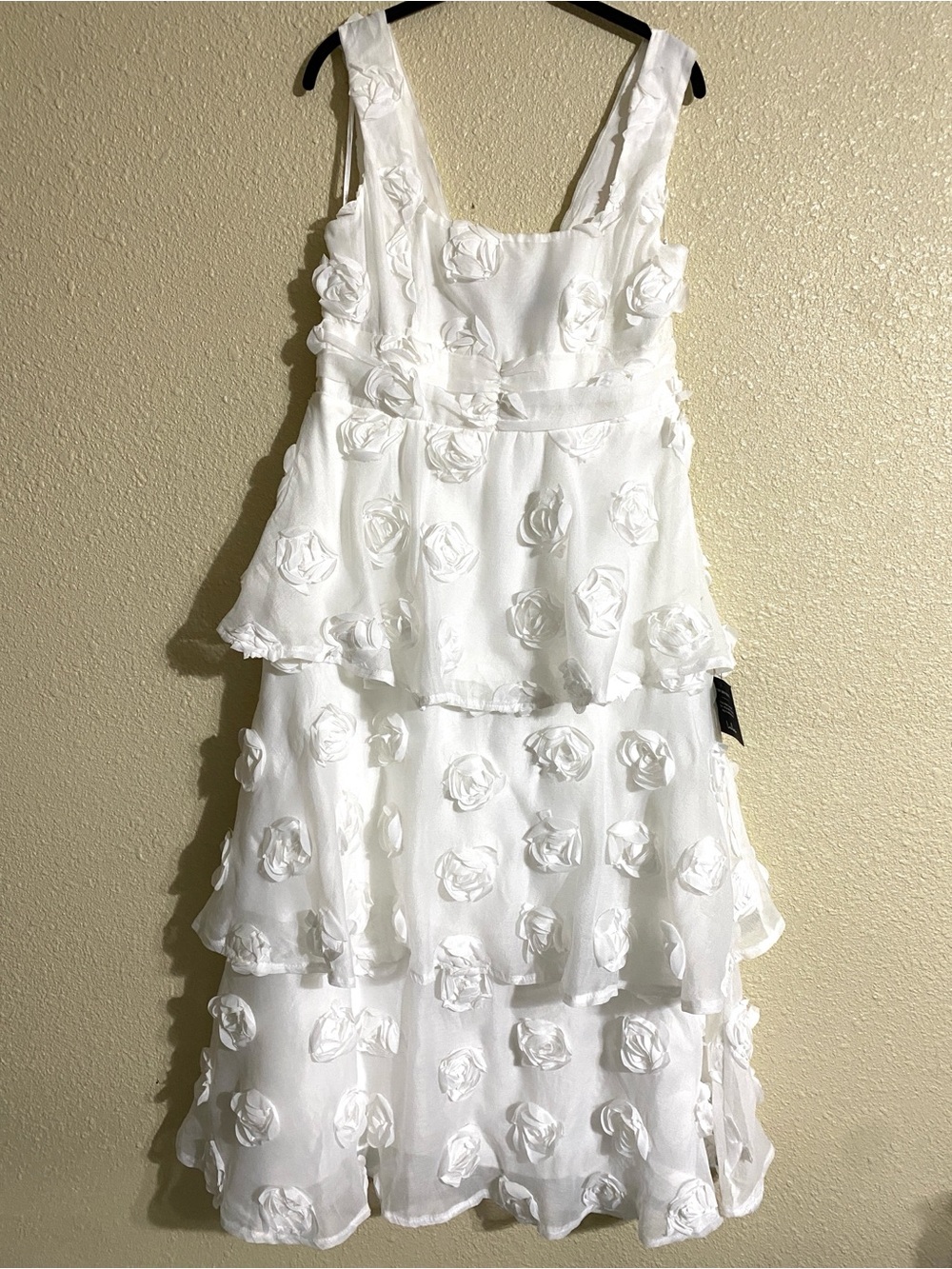 Lulus Exceptional Entrance White Sleeveless Tiered Rosette Midi Dress Size L NWT - Picture 5 of 16